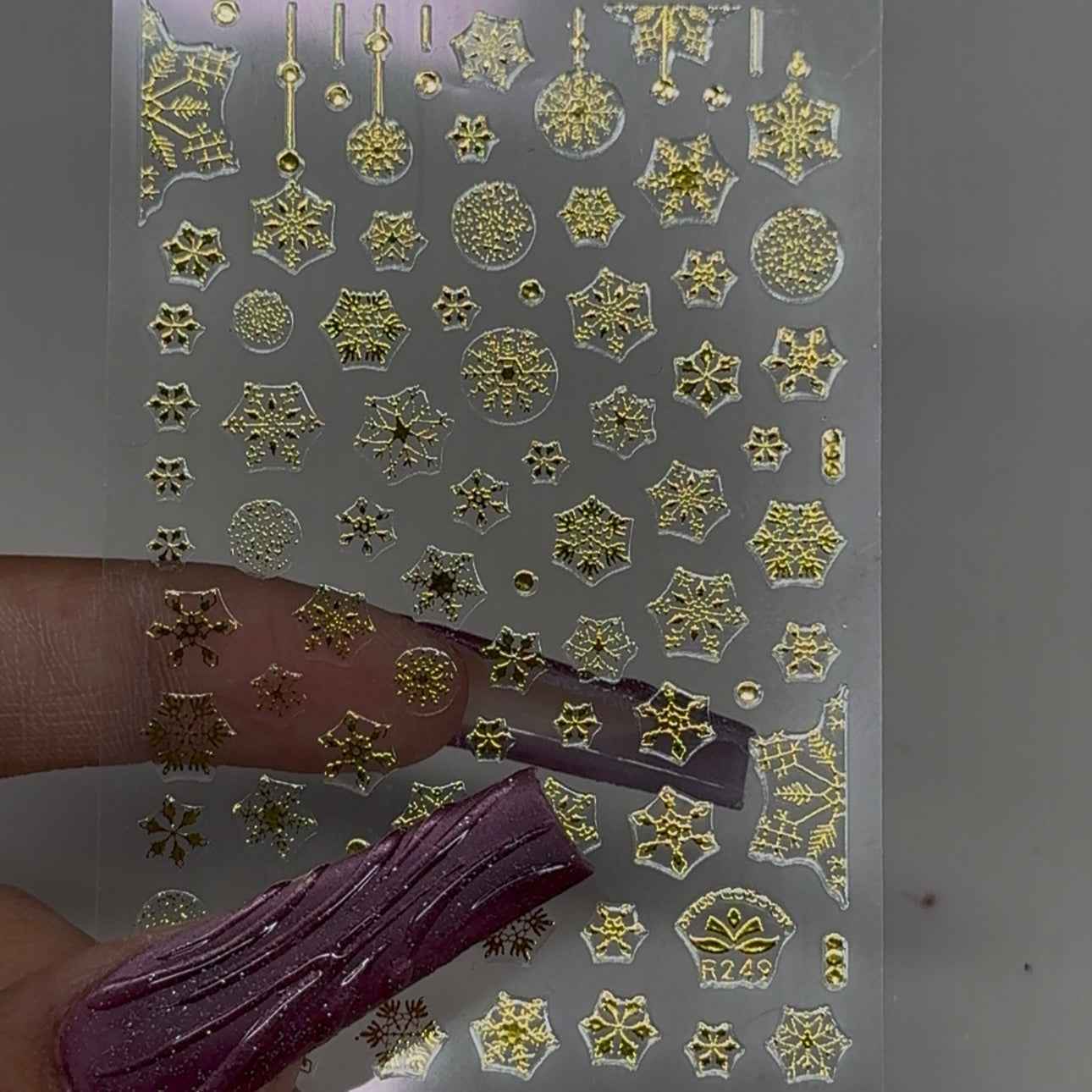 Snowflakes Gold