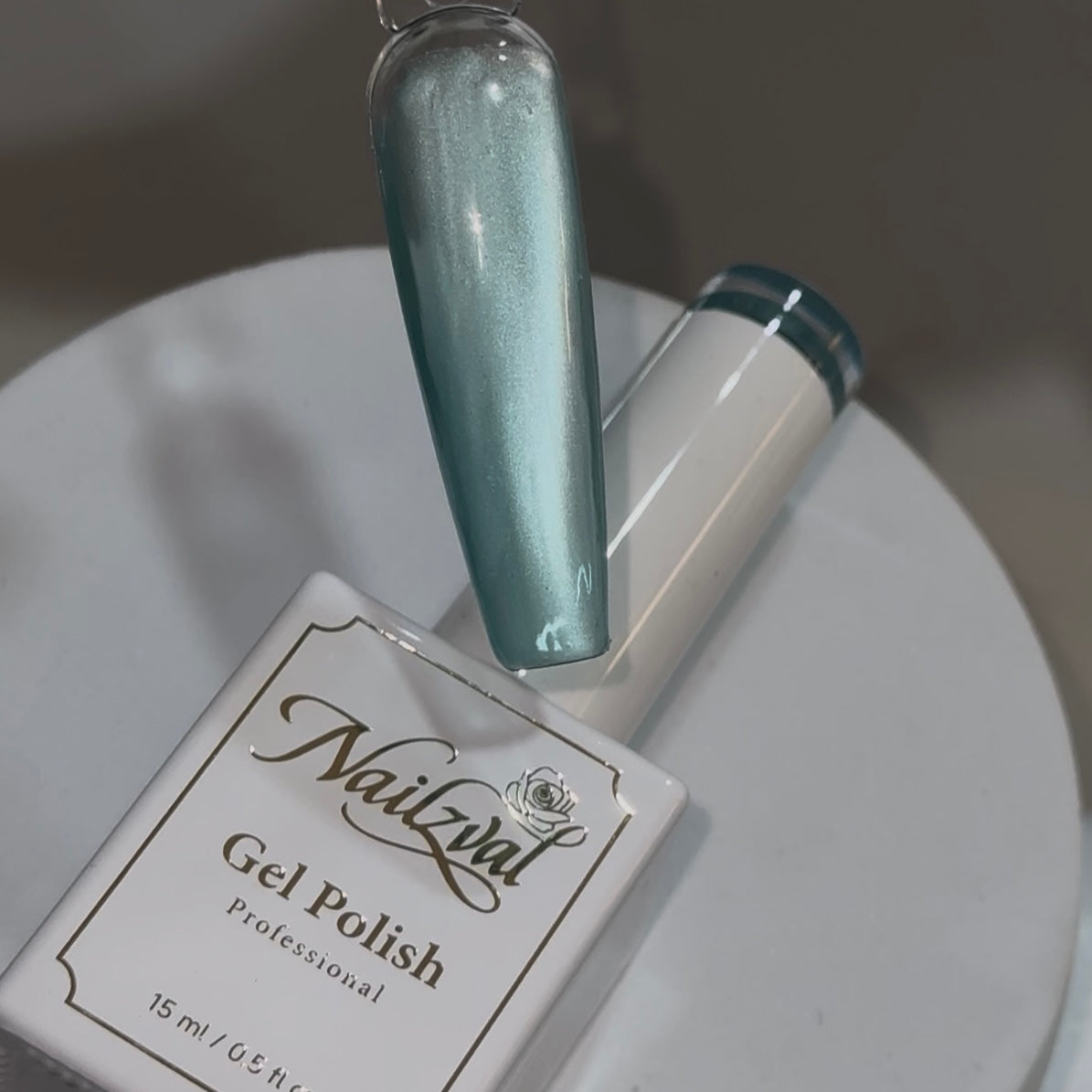 Delicate cat eye 02