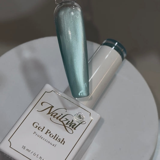 Delicate cat eye 02